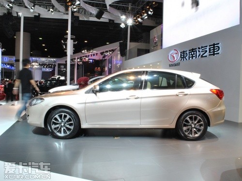 東南汽車(chē)2012款東南V6