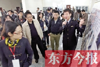 鄭州新鄭綜合保稅區(qū)的成就，引發(fā)了六省媒體記者的關注