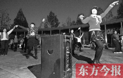 做到既讓跳舞的人有地方，又不影響他人休息，這才是化解矛盾的根本出路