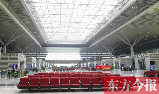 鄭州東站寬敞的候車大廳。未來,鄭州南站建成后,規(guī)模將遠高于鄭州東站