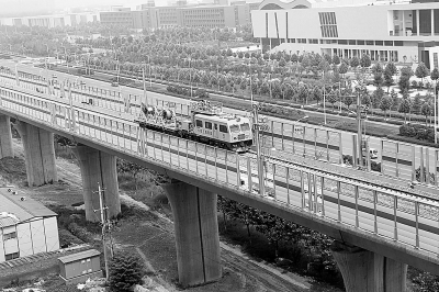 開城鐵建成通車之后，將開行時(shí)速200公里的動(dòng)車組，屆時(shí)，鄭州到開封的用時(shí)將縮短為19分鐘