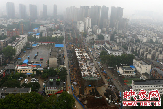 明年春節(jié)前高架橋部分道路將建成通車。