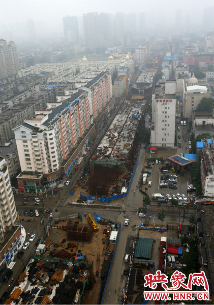 隴海路高架橋已雛形顯現(xiàn)。