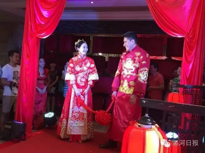 婚禮現(xiàn)場(chǎng)。