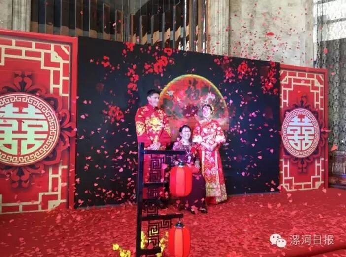 婚禮現(xiàn)場(chǎng)。