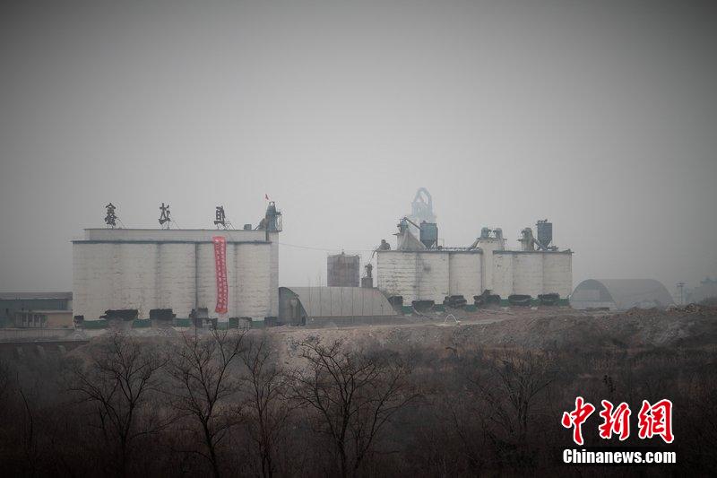 　2014年2月17日，石家莊市再次啟動(dòng)壓減水泥過(guò)剩產(chǎn)能、治理大氣污染水泥企業(yè)集中爆破拆除行動(dòng)。