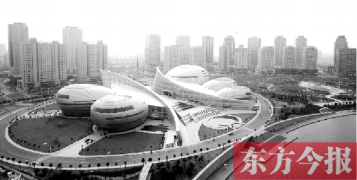 隨著鄭州經(jīng)濟的發(fā)展，鄭州的城市建設(shè)也煥發(fā)出勃勃生機