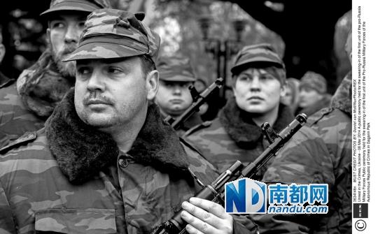 9日，烏克蘭克里米亞自治共和國的親俄武裝士兵舉行宣誓儀式。