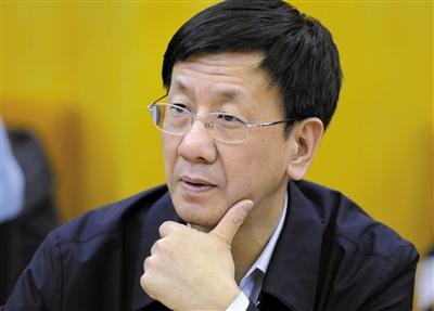 昨日，最高檢檢察長曹建明在遼寧團(tuán)參加“兩高”報(bào)告分組審議。記者 陳杰 攝