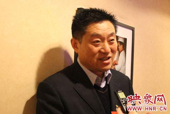 全國(guó)人大代表、輝縣市孟莊鎮(zhèn)南李莊村黨支部書(shū)記范海濤
