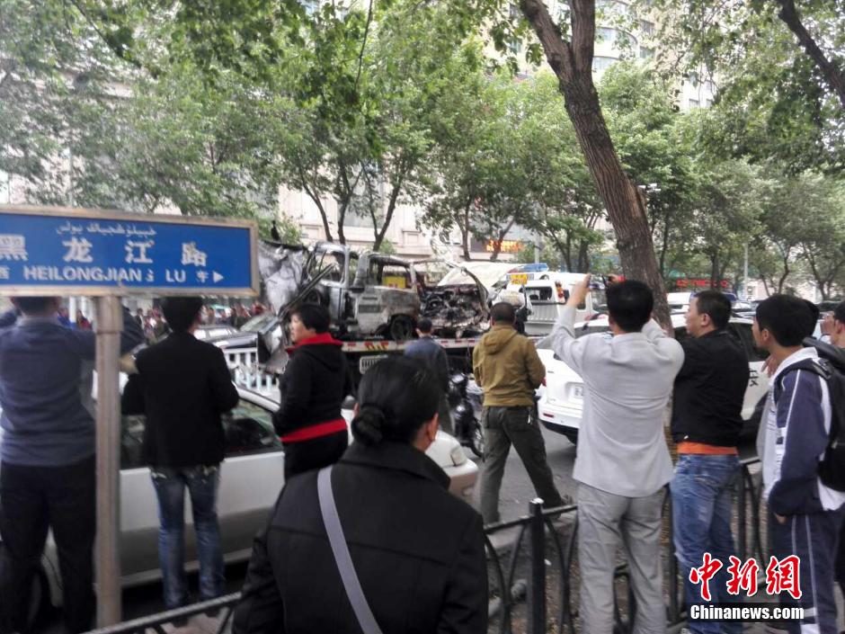 自治區(qū)和烏魯木齊市有關(guān)部門迅速處置，傷員已全部送往醫(yī)院救治。