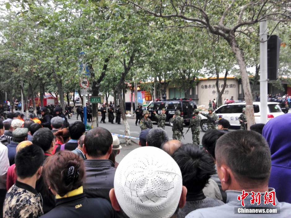 自治區(qū)和烏魯木齊市有關(guān)部門迅速處置，傷員已全部送往醫(yī)院救治。