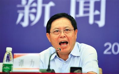 　譚力 男，1955年10月生，漢族，重慶市人，大學(xué)學(xué)歷，有知青經(jīng)歷。2009年3月前，一直在四川工