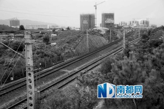 　東源縣法院院長被火車撞亡事發(fā)地段。