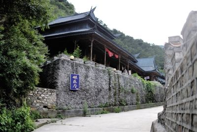 一處仿古“娛樂廳”位于山莊深處。