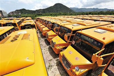 8月28日，浙江溫嶺，擱置農(nóng)村近1年的校車。