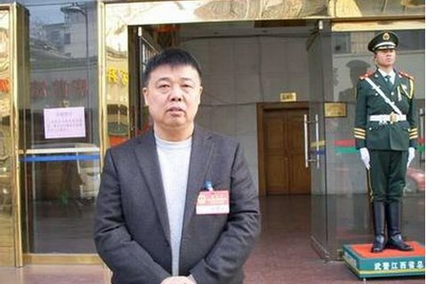 江西大富集團(tuán)董事長、原萍鄉(xiāng)市人大代表何春明。