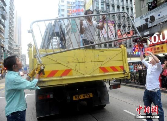 10月22日，香港違法“占領(lǐng)中環(huán)”行動進入第25日。