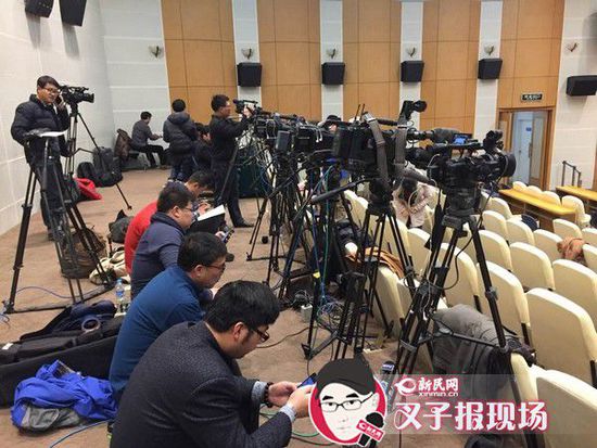 圖說(shuō)：大量媒體聚焦在發(fā)布會(huì)現(xiàn)場(chǎng)。新民晚報(bào)新民網(wǎng)