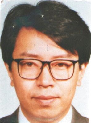 姚耿 現(xiàn)年53歲，外逃前任云南省五礦化工進(jìn)出口（集團(tuán)）公司上海浦東分公司經(jīng)理