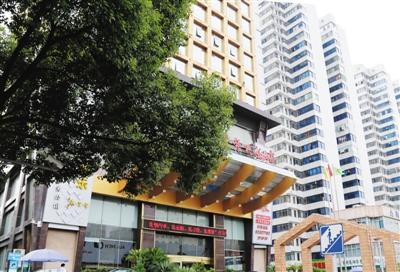 衡陽官員趙安民與之保持聯(lián)系，并邀約女子在這家酒店房間見面。