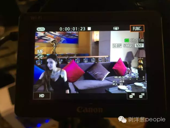直播中的王瑞兒。攝影：于亞妮