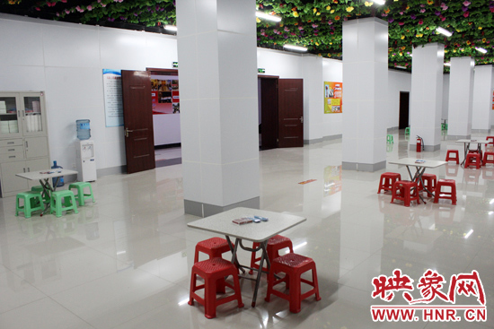 為了給市民納涼避暑創(chuàng)造舒適的環(huán)境，今年鄭州市人防辦加大了投入，對納涼點進行了升級改造