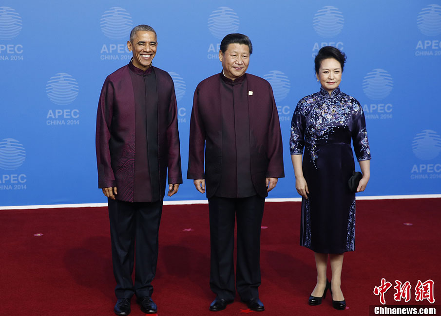 圖為習(xí)近平夫婦歡迎美國總統(tǒng)奧巴馬。中新社發(fā) 杜洋 攝