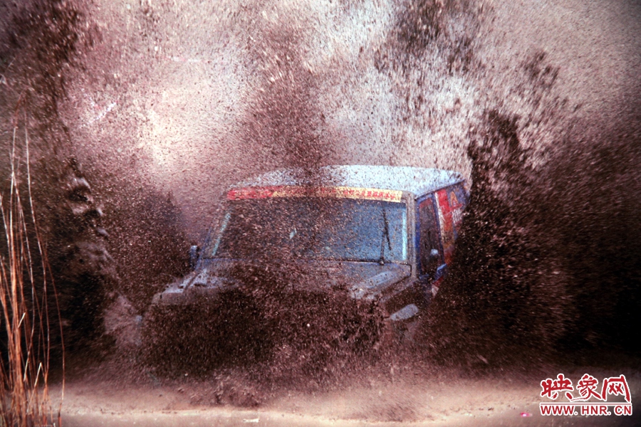 賽車的世界、更是男人的世界。圖為部分參展攝影作品。
