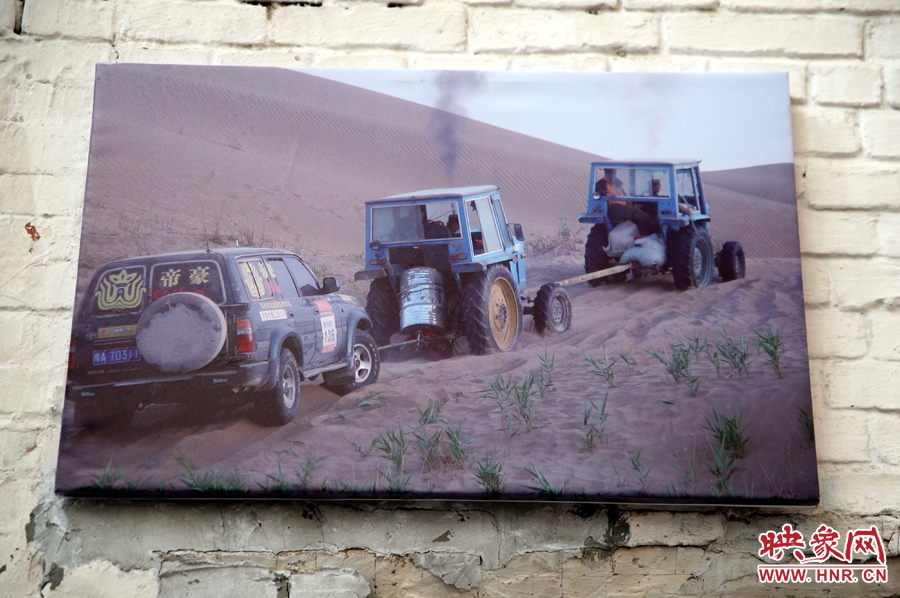 賽車的世界、更是男人的世界。圖為部分參展攝影作品。