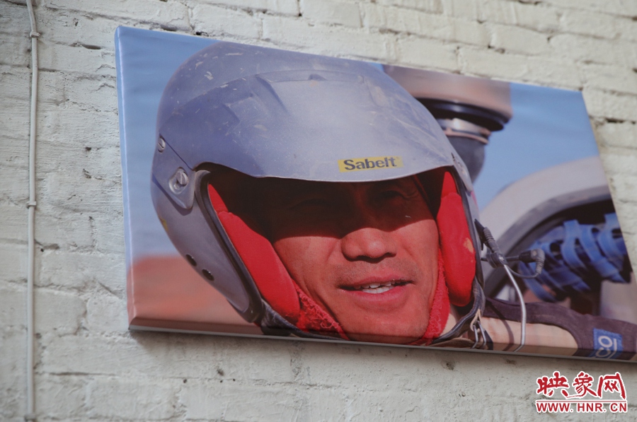 賽車的世界、更是男人的世界。圖為部分參展攝影作品。