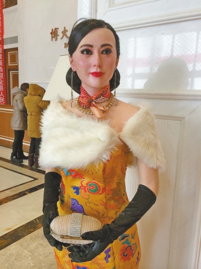 若不是這身似是而非的衣服，你能認(rèn)出這是范冰冰嗎？