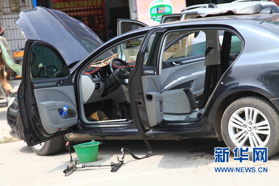 大雨過后艷陽(yáng)天  新鄉(xiāng)車主晾曬忙