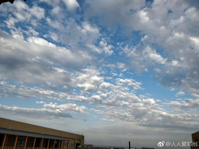 又被鄭州的藍(lán)天刷屏！隨便一拍就是手機(jī)壁紙