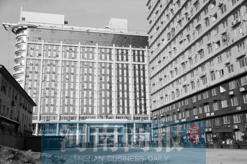 因購(gòu)房尾款沒(méi)有交齊，鄭州一小區(qū)多戶業(yè)主的生活用水被停掉，有的連續(xù)半個(gè)月沒(méi)水吃。