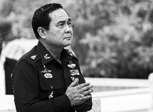8月21日，巴育在泰國(guó)春武里府出席軍方活動(dòng)。 新華社發(fā)