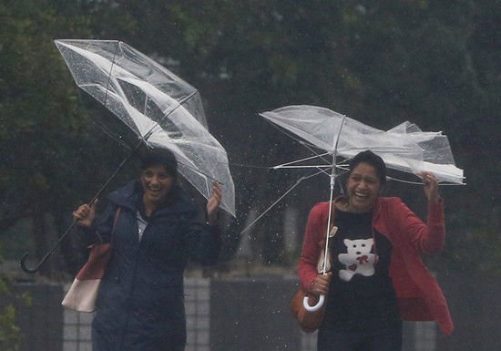 19號臺風在日本登陸，帶來強降雨。