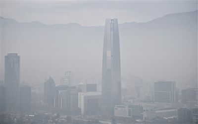 21日，智利首都圣地亞哥被霧霾籠罩。