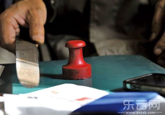 陶云江說起自己的女兒、家庭和現(xiàn)在的狀況時幾度哽咽