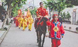 我的意中人騎著大馬，八抬大轎來(lái)娶我