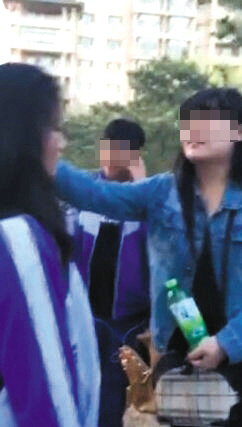 105中學女生被打案網(wǎng)傳視頻截圖