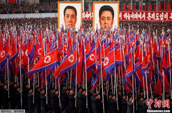 4月20日，包括軍人、公務(wù)員與平壤市民在內(nèi)的朝鮮各界民眾在金日成廣場集會，譴責(zé)并發(fā)誓要“消滅”韓國李
