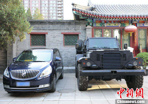 輕型聯合越野戰(zhàn)力與別克GL8商務MPV車對比。張龍云攝