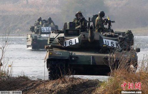 　資料圖：2011年11月2日，韓國軍隊在首爾東南100公里的驪州進行軍事演習。