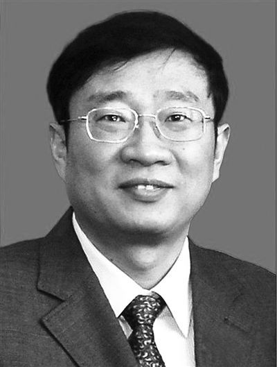 殲-15飛機(jī)研制現(xiàn)場(chǎng)總指揮羅陽(yáng)，因突發(fā)急性心梗殉職，享年51歲