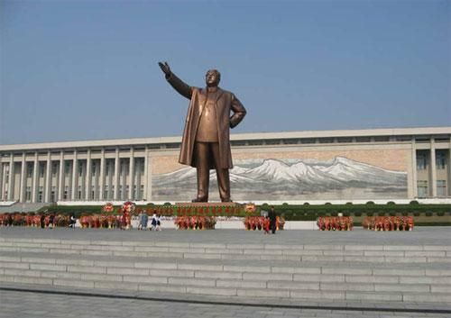 韓國稱或利用導(dǎo)彈對(duì)平壤等大城市的金日成、金正日銅像進(jìn)行精密打擊