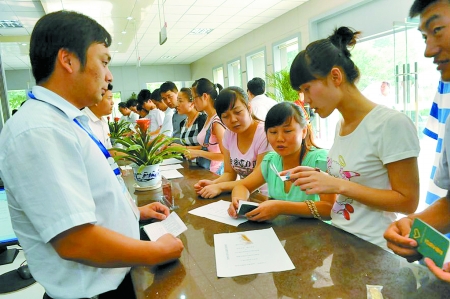 鄭州市青少年服務(wù)大廳開始試運(yùn)行