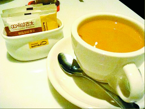 奶茶喝著沒奶味 街頭奶茶其實(shí)不含奶?！