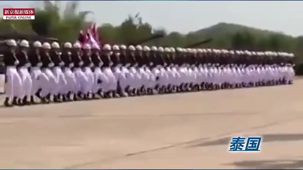 那些年摩托、樹人、斧頭兵上演的有趣閱兵式