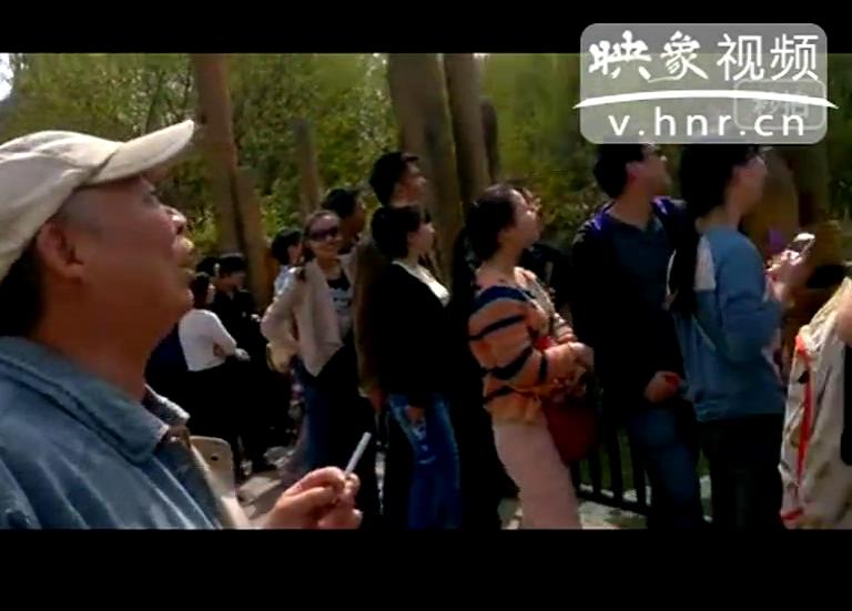老伙計(jì)驚呆了!大爺?shù)谝淮慰催^山車爆笑語(yǔ)錄